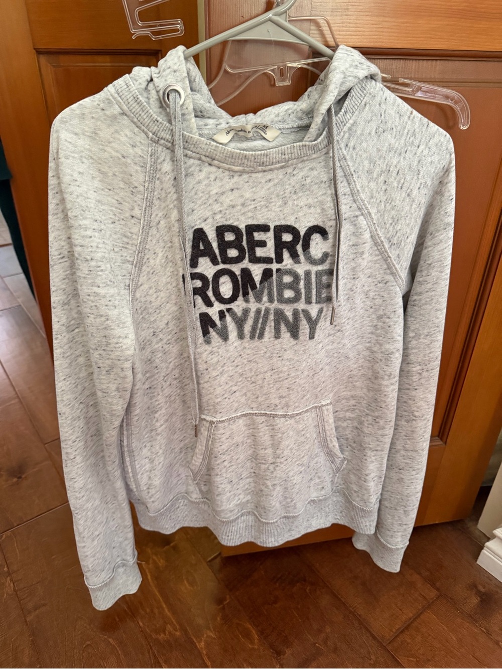 ABERCROMBIE & FITCH GREY LIGHT SWEATER
